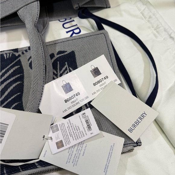 Burberry XL EKD Canvas Tote bag with removable pouch - Picture 7 of 7